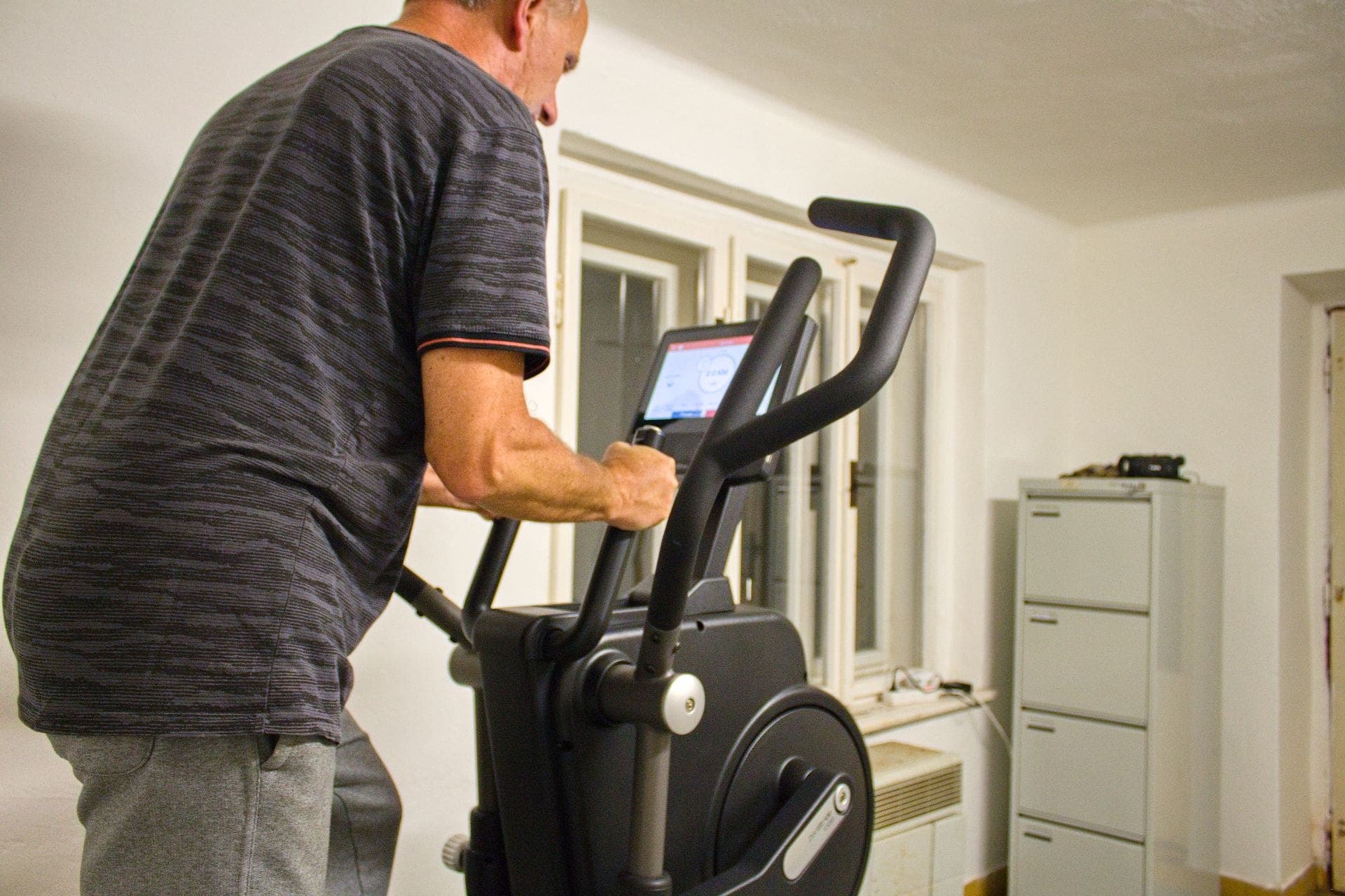recenze Testado, eliptický trenažér inSPORTline ZenStride 1200