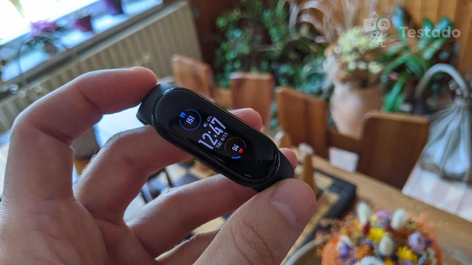 test a recenze chytrého náramku Xiaomi Mi Band 5