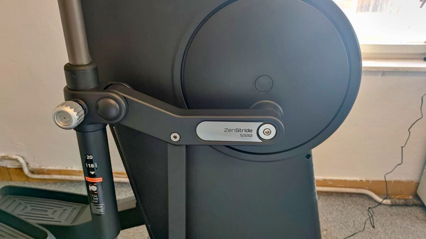 přepákování eliptického trenažéru inSPORTline ZenStride 1200, Testado recenze