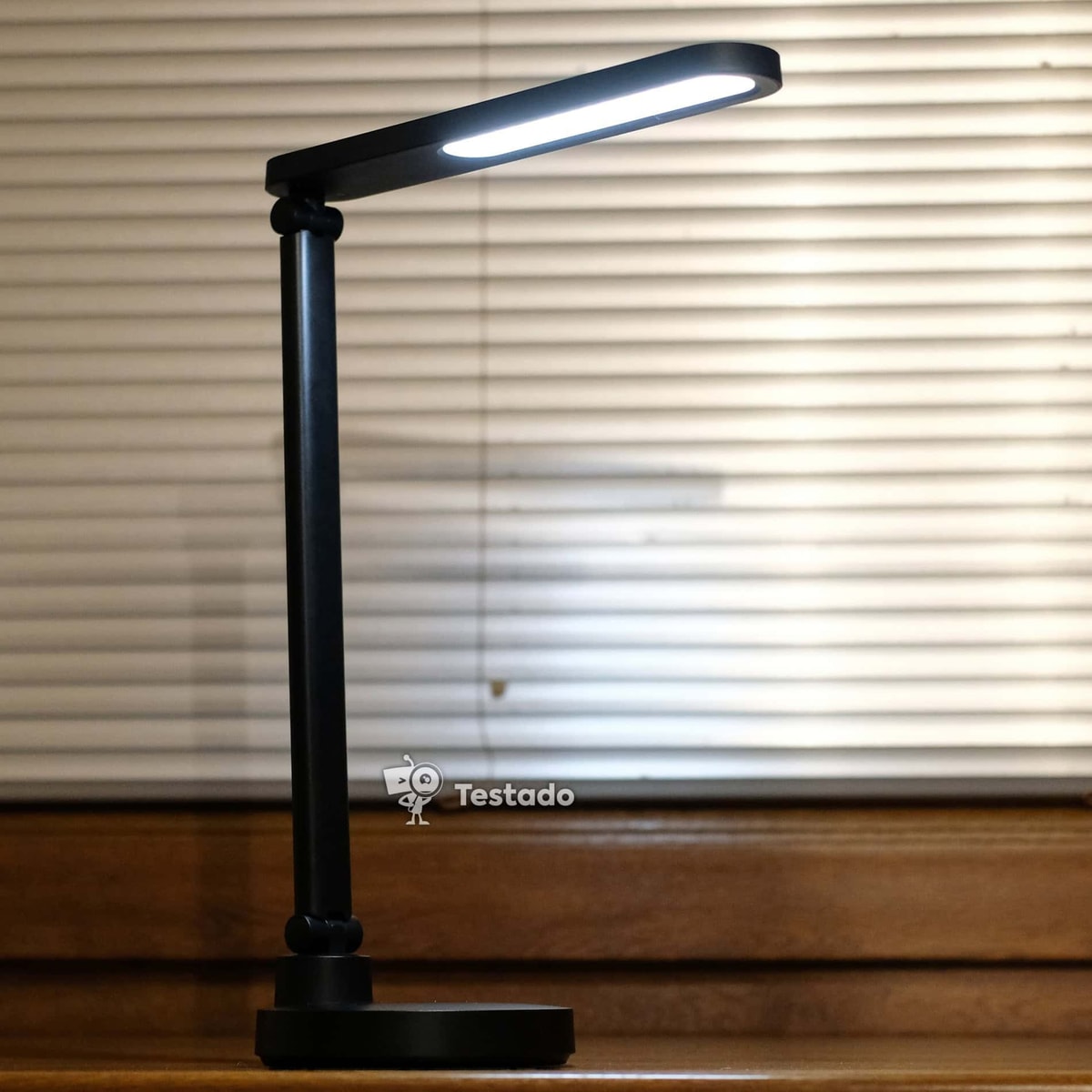 recenzujeme AlzaPower LLT-61WDB Led Table lamp