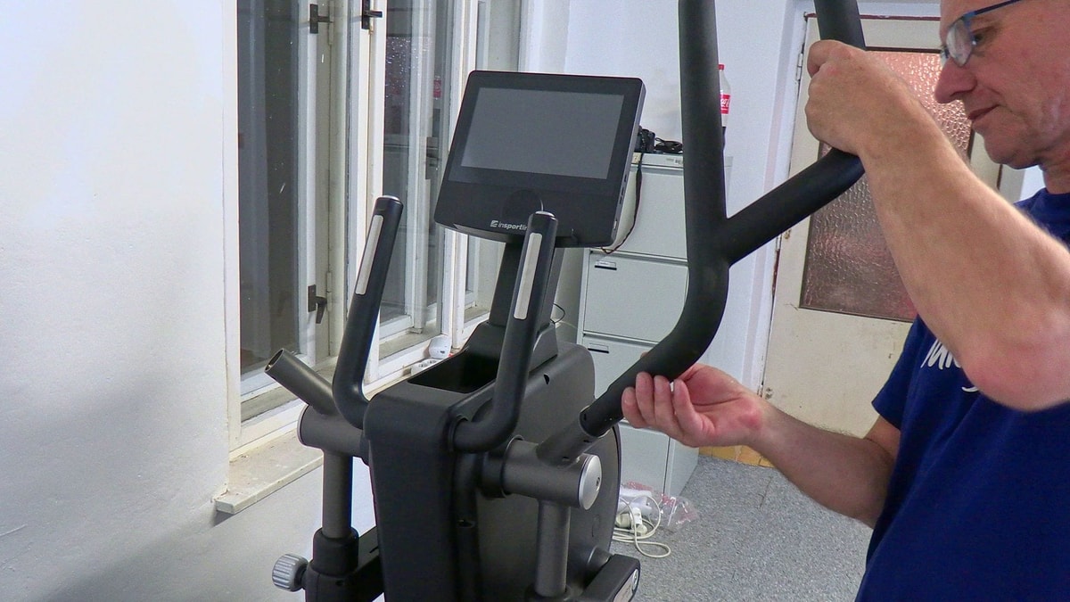 sestavení eliptického trenažéru inSPORTline, recenze Testado