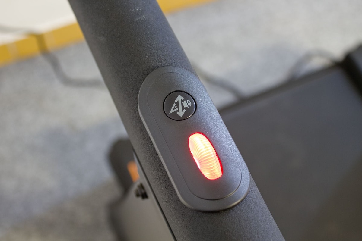 ovládání sklonu pásu, inSPORTline ZenRun 120, Testado recenze