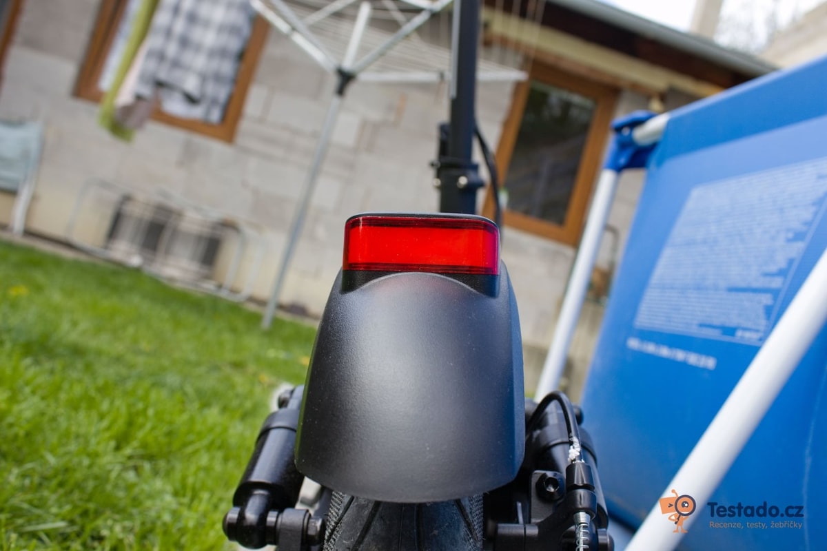 Zadní světlo elektrická koloběžka W-Tec Lambreto Max recenze