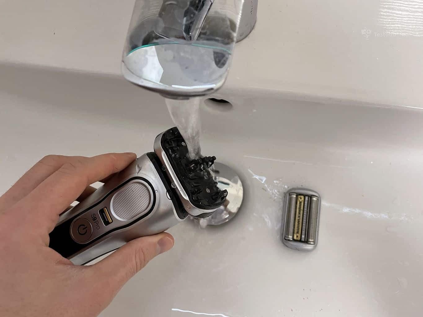 Recenze holícího strojku Braun Series 9 Pro - test holení