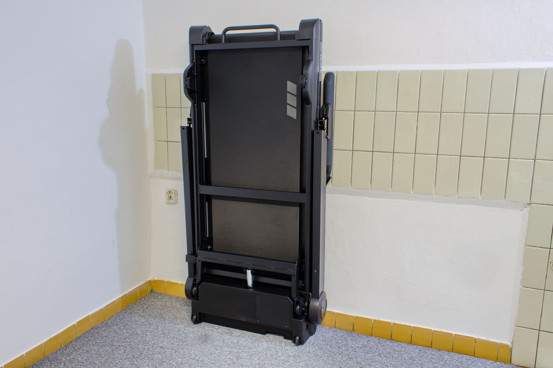 uložení pásu ke zdi, inSPORTline ZenRun 120, Testado recenze