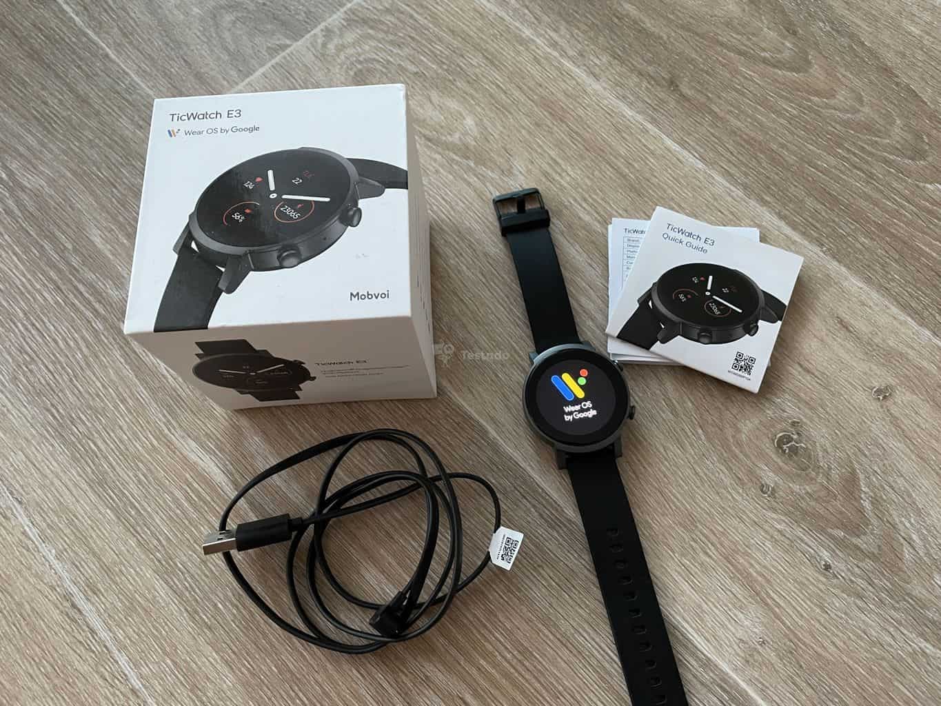 Recenze hodinek TicWatch E3 - základní balení