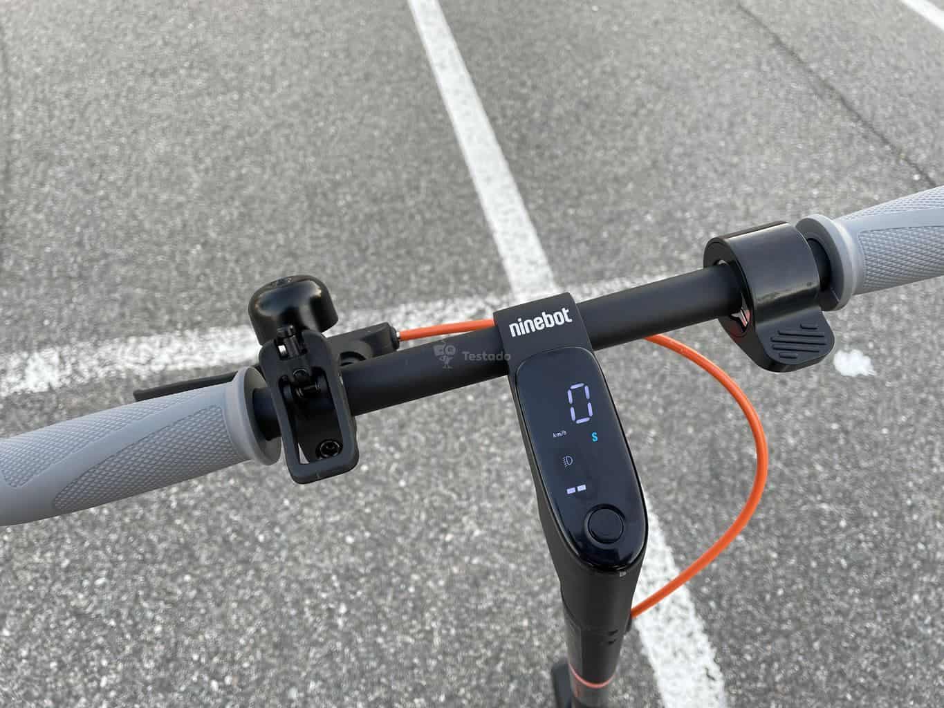 test Ninebot Kickscooter F40E - jízdní vlastnosti