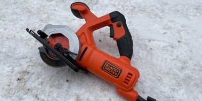 test ruční okružní pily Black & Decker BES510