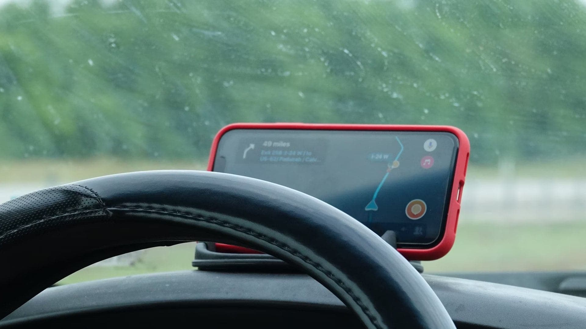 Test-autonavigaci-mobil-nebo-samostatna.jpg